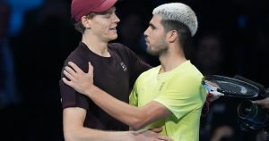 ATP Finals: Jannik Sinner se défait de Carlos Alcaraz et défend sa couronne dans le Masters