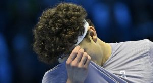 ATP – Finals > Julien Varlet sur Ben Shelton : « Je ne comprends qu&rsquo;un 5e mondial soit aussi faible tactiquement. Si je suis son père, je lui dis : tu vas bouffer du Nadal pendant des heures pour t&rsquo;inspirer des zones de jeu »
