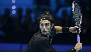 ATP – Finals > Lorenzo Musetti, surclassé par Alcaraz : « Carlos et Jannik Sinner possèdent un atout qui les distingue des autres joueurs. C’est ce qui m&rsquo;impressionne le plus chez eux »