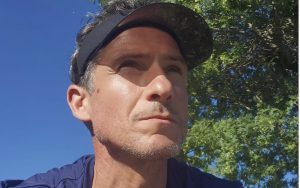 ATP > Guillaume Peyre, coach d&rsquo;Atmane : « Aujourd&rsquo;hui cela frappe plus fort, beaucoup plus fort. La puissance a pris le pas sur la tactique, sur tout le reste. Le service a encore pris plus de place que par le passé et pourtant j&rsquo;ai connu des très bons serveurs comme Roger Federer, David Nalbandian, Ivan Ljubicic »