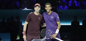 ATP – Rolex Paris Masters > « Auger-Aliassime a fait une très bonne finale contre Sinner, a été impressionnant au service mais ce qui lui coûte si cher, c&rsquo;est ce revers… », estime Benoît Maylin