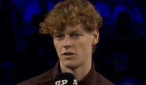 ATP – Rolex Paris Masters > Jannik Sinner à Félix Auger-Aliassime après l&rsquo;avoir battu en finale : « Tu es l&rsquo;une des personnes les plus gentilles du circuit. Si tu continues à jouer comme ça, je suis sûr que tu arrivera à remporter un Masters 1000 »