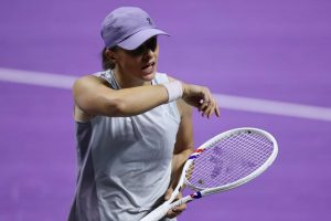 Après son élimination dès les poules des Finales WTA, Iga Swiatek parle de « karma »