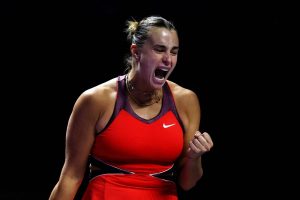 Aryna Sabalenka s&rsquo;impose en trois sets contre Jessica Pegula et conserve la tête de son groupe aux Finales WTA