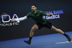 Blessé à une épaule, Novak Djokovic déclare forfait pour les Finales ATP et est remplacé par Lorenzo Musetti