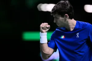 « C’est le plus beau jour de ma vie », Cobolli aux anges après sa victoire contre Bergs en Coupe Davis • TennisTemple