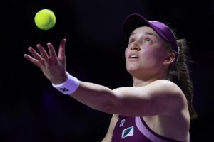 Elena Rybakina remporte les Finales WTA en dominant Aryna Sabalenka