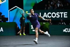 Félix Auger-Aliassime, brillant en indoor, se voit un destin sur toutes les surfaces