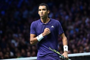 Félix Auger-Aliassime prévient avant sa finale au Rolex Paris Masters : « Sinner et Alcaraz ne sont pas injouables »