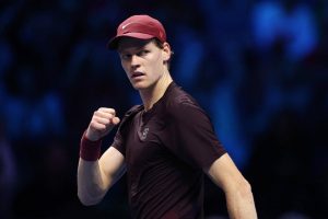 Finales ATP  : impérial, Jannik Sinner domine Alex De Minaur et attend Carlos Alcaraz en finale