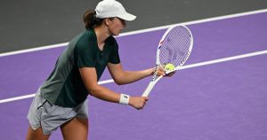 Iga Swiatek balaye Madison Keys pour son entrée en lice