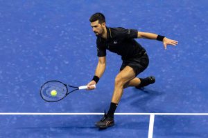 Impérial au service face à Alejandro Tabilo, Novak Djokovic réussit  son entrée en lice à Athènes