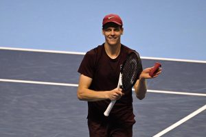 Jannik Sinner satisfait après son entrée en lice aux Finales ATP contre Félix Auger-Aliassime : « Remporter le premier match est très important »