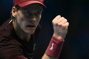 Le lob décisif de Sinner qui a fait basculer la première manche de la finale du Masters