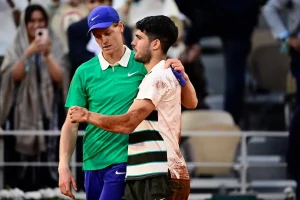 « Nous avons encore une longue carrière devant nous », Alcaraz évoque sa rivalité avec Sinner • TennisTemple
