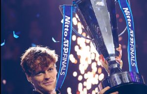 Sinner devient le 6ᵉ joueur à conserver un titre aux Finales ATP