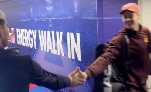 Vidéos, ATP – Finals > Le joli geste de Sinner envers Alcaraz dans les couloirs pour la place de numéro 1 mondial