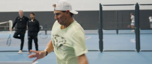 Vidéos, ATP > Nadal a trouvé un partenaire : « Un an après plus tard, quel bonheur de retrouver les courts et de m&rsquo;entraîner avec toi ! La prochaine fois, je serai plus fort »