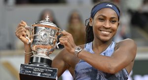 WTA Finals > Coco Gauff défend son circuit : « Bien que Carlos et Jannik s’en sortent très bien, on parle logiquement du besoin d’une 3e personne pour rendre les choses plus intéressantes »