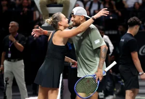 Kyrgios l’emporte en deux sets face à Sabalenka • TennisTemple
