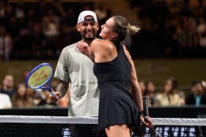 Nick Kyrgios remporte la « bataille des sexes » face à Aryna Sabalenka
