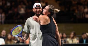 Tennis : Kyrgios s&rsquo;impose face à Sabalenka lors de la « bataille des sexes »