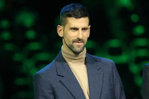 Vidéo – Quand Ronaldo remet un trophée à Djokovic et qu’on se demande qui est le plus immortel des deux !