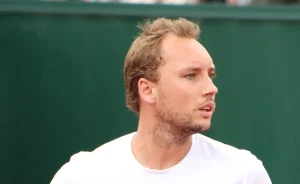 quand le drapeau décuplait son tennis • TennisTemple