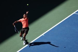 Giovanni Mpetshi Perricard sauve une balle de match et écarte Cameron Norrie pour rallier les quarts de finale à Auckland