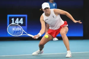 Iga Swiatek s’arrache après 2h27 de combat et qualifie la Pologne en United Cup • TennisTemple
