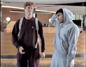 Insolite, Vidéos, ATP > Alcaraz et Sinner, plus riche de 2 millions dollars, font déjà une belle économie !
