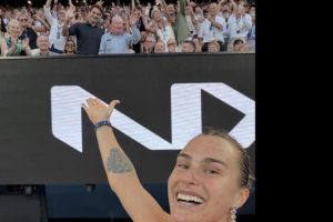 Le selfie de Sabalenka avec Federer et Laver après avoir réussi ses débuts à l&rsquo;Open d&rsquo;Australie 2026 : « Je voulais juste impressionner Roger »