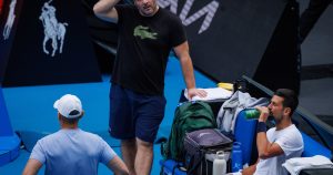 Nouvelle alerte pour Novak Djokovic en vue de l&rsquo;Australian Open ? Il a dû écourter son entraînement