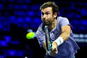 Quentin Halys met fin à la malédiction Jacob Fearnley et rejoint les huitièmes de finale du tournoi d&rsquo;Adélaïde