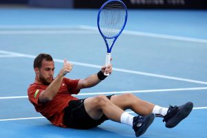 Royer battu, Gaston abandonne face à Sinner, les adieux de Monfils, la fin du 1er tour en live commenté