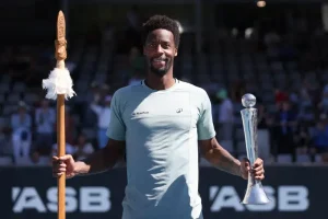 Sonego forfait pour le tournoi d’Auckland, le tenant du titre Monfils entre dans le tableau • TennisTemple