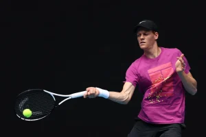 Vidéo – Sinner a repris l’entraînement avec un jeune espoir du tennis italien ! • TennisTemple