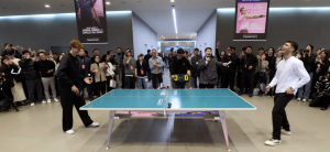 Vidéos, ATP > Alcaraz et Sinner s&rsquo;affrontent au ping-pong, le niveau de jeu est au rendez-vous !