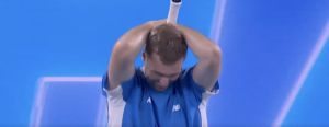 Vidéos, Open d&rsquo;Australie > Un joueur amateur remporte 1 million de dollars après avoir battu Sinner et Anisimova