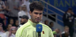 ATP – Doha > L&rsquo;immense classe de Carlos Alcaraz après sa victoire contre Arthur Fils en finale : « Au-delà du résultat, ça me rend vraiment heureux de te revoir sur le court. Tu as lutté contre les blessures. J’ai vécu ça »