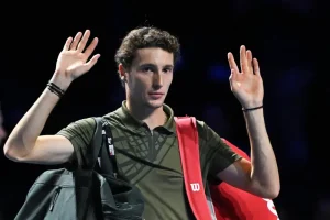 ATP Dubaï : Humbert élimine Tsitsipas, tenant du titre