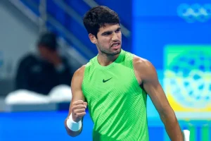 Alcaraz écrase Arthur Fils en 50 minutes et s’offre un 26e titre en carrière ! • TennisTemple
