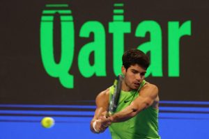 Carlos Alcaraz surclasse Arthur Fils en 50 minutes en finale de l&rsquo;ATP 500 de Doha