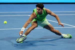 Trop fort pour Andrey Rublev, Carlos Alcaraz se qualifie pour la finale de l&rsquo;ATP 500 de Doha