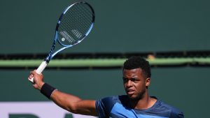 ATP – Indian Wells > Mpetshi Perricard, entraîné par l&rsquo;ancien coach de Nadal : « J&rsquo;étais habitué à la Fédération française, là c&rsquo;est à l&rsquo;espagnole. Quand il y a un coup qui ne va pas ou même si le coup est bon et que les appuis ne sont pas bons, il va me le dire »