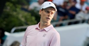 ATP > Sinner au sujet de sa timidité : « Je sais que je ne gesticule pas beaucoup pour le public, mais c&rsquo;est la manière que j&rsquo;ai trouvée pour rester concentrée. J&rsquo;adore jouer au tennis. Je ne joue pas par obligation, je joue parce que j&rsquo;aime »