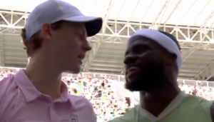 ATP – Miami, Vidéos > Jannik Sinner à Frances Tiafoe au filet après l&rsquo;avoir facilement battu : « Je sais que tu étais fatigué »