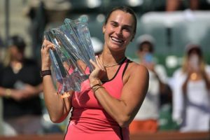 Aryna Sabalenka remporte le WTA 1000 d&rsquo;Indian Wells en battant enfin Elena Rybakina dans une finale