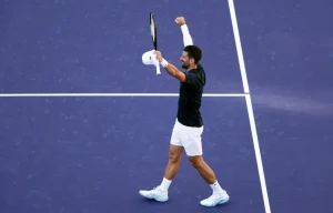 Djokovic et Tsitsipas éliminent les tenants du titre à Indian Wells
