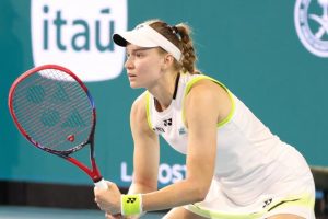Elena Rybakina bat Jessica Pegula pour la deuxième fois lors de la tournée américaine et file en demies à Miami
